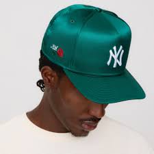 Kith & New Era for the New York Yankees Satin 9FORTY Snapback