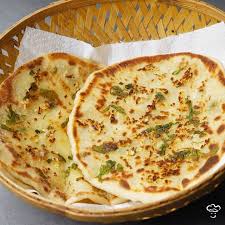 Foodrush On Instagram Perfect Homemade Chili Cheese Garlic Naan Make Restaurant Style Garlic Naan That You Can Cheese Naan Recipes Chaat Recipe Garlic Naan