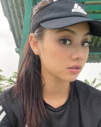 10 Potret Terbaru Gege Elisa yang Terseret Kisruh Rumah Tangga Desta, Kini  Instagram-nya Diserbu Netizen