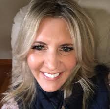 Tiny dog groomer with great eyesight for nail trims