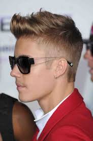 Justin Bieber Hairstyle Over The Years 15 Hairstylings Bieber Hairstyle Hairstylings Justin Years Justin Bieber Hair Styles Hair Evolution