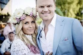 Sandra lyng haugen, tone damli aaberge og john arne riise har alle fått en advarsel fra lotteritilsynet om at de driver ulovlig markedsføring av utenlandske pengespill. Stjernekamp Nyheter Siste Nytt Pa Stjernekamp