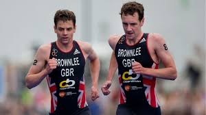 Jonny brownlee carried over finish line by brother alistair before collapsing to the floor in world triathlon series. Man Gives Up Lead In Race To Help His Brother Who Nearly Collapsed Fox23 News