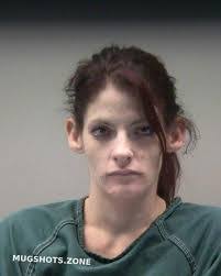 Kelli Cantrell's Instagram, Twitter & Facebook