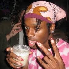 Keri Roach's Instagram, Twitter & Facebook