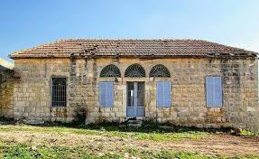 من البيوت القديمة في بلدة خرطوم جنوب لبنان house styles old houses house