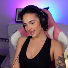 Mia Swift's Instagram, Twitter & Facebook