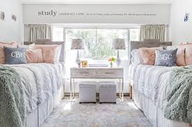 Decorating your dorm is so exciting because you get to create your own little space! Tips And Tricks To Decorating A Fabulous Freshman Dorm Room