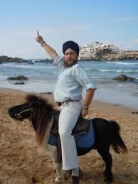 the 49 most wtf pictures of people posing with animals funny people pictures people poses at dawn we ride