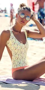 Un Maillot De Bain Une Piece Davia One Piece Swimwear Davia Womens Workout Outfits Fashion Clothes Women One Piece