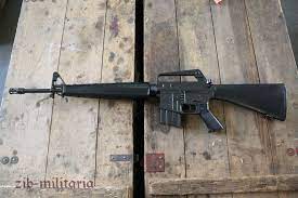 The rifle received high marks for its light weight, its accuracy, and the volume of fire. Us M16 M16a1 Assault Rifle Model Inexpensive