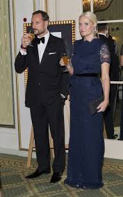 Kronprinsesse victoria stilte i kjole fra billigkjede. Haakon And Mette Marit Crown Princess Royal Princess