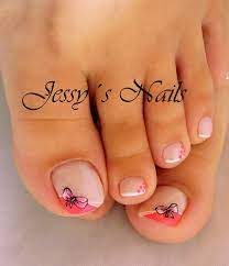 Si bien es más común ver el nail art en las uñas de las manos, eso no significa que no se pueda hacer en los pies. Decoracion De Unas Delos Pies Sencillas Para Ninas Decoracion De Unas De Pies 2020 Maternity Ninas