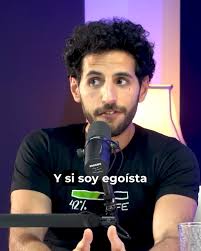 El argumento de que por naturaleza somos egoístas y cómo ha sido  instrumentalizado históricamente para mantener en el poder y la riqueza en  las clases dominantes. Parte de la plática con Nas Daily ...