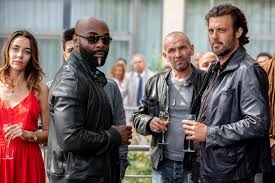 Le site de streaming le plus complet et le seul qui réunit vos films, vos séries (en hd, vf et vost) toute la tnt et les plus belles compétitions sportives en direct ou en replay. Bronx D Olivier Marchal Sur Netflix Une Plongee Dans La Spirale De La Violence A Marseille