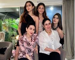 Kareena Kapoor Karisma Kapoor Ranbir Kapoor And Alia Bhatt Celebrate Riddhima Sahni S Birthday Ranbir Kapoor Karisma Kapoor Kareena Kapoor
