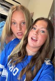 @laura hauge #meganmoroneymusic #bestfriend #blonde #brunette #duo