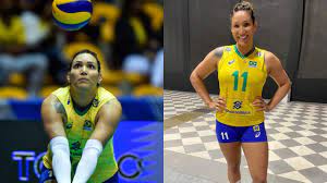 Tandara fivb / divulgação tandara aparece gritando em uma comemoração de ponto, ao lado das companheiras macris e fernanda garay, todas da seleção brasileire feminina de vôlei tandara: Boecsvaxljn77m