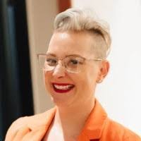 Samantha Farrington's Instagram, Twitter & Facebook