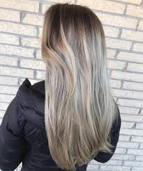 And definitely makes the style more relaxed. 18 Blonde Hair With Dark Roots Ideas To Copy Right Now In 2021