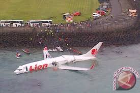 Mengapa blacbox lion air yang terjatuh dikarawang tidak disiarkan rekamannya? Pilot Lion Air Mengira Ada Anjing Antara News