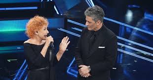 Ho bisogno infatti di trasporre spartiti per piano, in mib,dato che strimpello il sax contralto. Gqhvsvaqz1bsxm