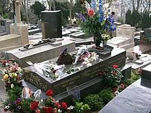 La sécurité est notre priorité, c'est pour cela que nous protégeons nos utilisateurs et leurs traductions à l'aide de codes de sécurité. Edith Piaf Wikipedia