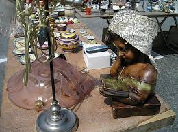 Space age brocante mirroir années 70 vintage 70's. Agenda Des Loisirs Brocantes Ou Chiner Ce Week End Le Telegramme