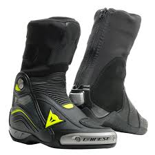 axial d1 boots