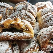 Bei ihr werden sizilianische cuccidati serviert. Sizilianische Cuccidati Rezepte Finden Entdecke Neue Rezepte Auf Backmomente De Cuccidati Are Traditional Sicilian Cookies Stuffed With Figs Domongiojo
