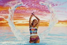 Zara Larsson’s ‘Midnight Sun’ Shines at No. 1 on Pop Airplay Chart