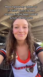 Marissa Bloom Hooters