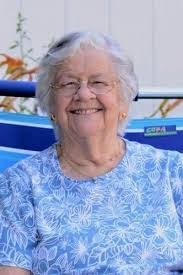 Francine Chandler's Instagram, Twitter & Facebook