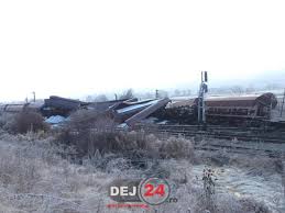 De asemenea, trece prin 3 de gari fara a se opri. Dezastru Intre Dej È™i Jibou Un Tren De MarfÄƒ A Deraiat Traficul Feroviar Blocat Foto Dej24 Ro