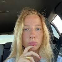 90+ perfiles de «Penelope»