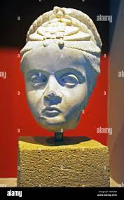 Bust sculpture hi-res stock photography and images