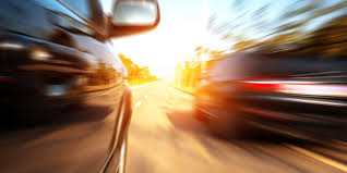 Für einen kradfahrer ist das überholen unzulässig, wenn ihm während des überholvorgangs kein voller fahrstreifen zur verfügung steht. Uberholverbot Wo Ist Das Uberholen Verboten Adac