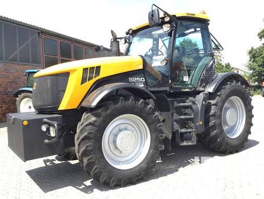 JCB FASTRAC 8250 Tractor