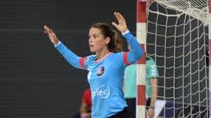 Check spelling or type a new query. Handball Amandine Leynaud Le Poste De Gardienne Tu Ne L Apprends Pas Dans Les Livres