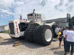 It is billed by the owners and exhibitors as the world's largest farm tractor. World S Largest Tractor Big Bud Leaving Iowa Who13 Com