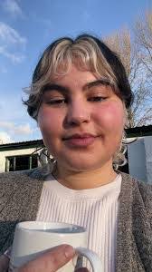 Molly Becker's Instagram, Twitter & Facebook