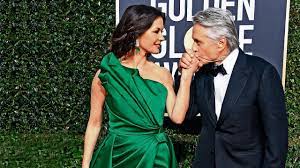 Maybe you would like to learn more about one of these? Zeta Jones Und Douglas Ihre Liebe Ist Starker Als Krisen Leute Bild De
