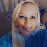 Tennille Smith's Instagram, Twitter & Facebook