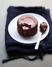 Le Vrai Coulant Au Chocolat Recettes Elle A Table Recette Recette Gateau Au Chocolat Moelleux Recette Dessert