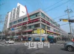 당시 기준으로 최첨단일 터치스크린과 빔프로젝터도 구비해놓았다. ê²½ë§¤ë¸Œë¦¬í•' ì¸ì²œ íš¨ì„±ë™ ìƒê°€ ê°ì •ê°€ ì ˆë°˜ ë°'ëˆ 91ì–µ ë‚™ì°°