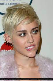Miley cyrus stayed cool with a large blue cup of water in los angeles on aug. Blonde Hair Miley Cyrus Short Blonde Hair