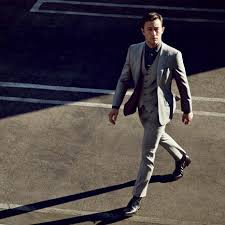 Born february 17, 1981) is an american actor, filmmaker, singer, and entrepreneur. Joseph Gordon Levitt Boy Wonder Gq