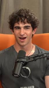 Zachary Travers's Instagram, Twitter & Facebook