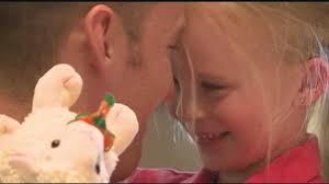 Soldier surprises daughter after returning from Afghanistan