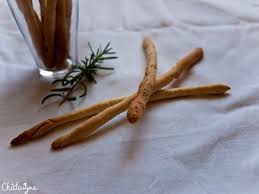 Gressins A L Huile D Olive Romarin Et Sesame Blog De Chataigne En 2020 Gressins Huile D Olive Romarin